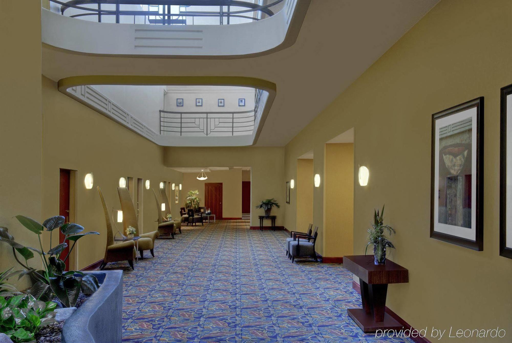 Embassy Suites By Hilton Phoenix Biltmore Dalaman gambar